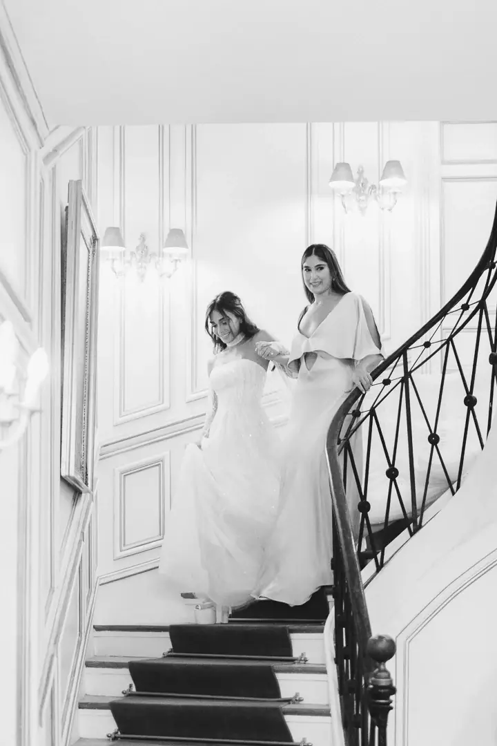 descente-escalier-mariee-demoiselle-honneur-chateau