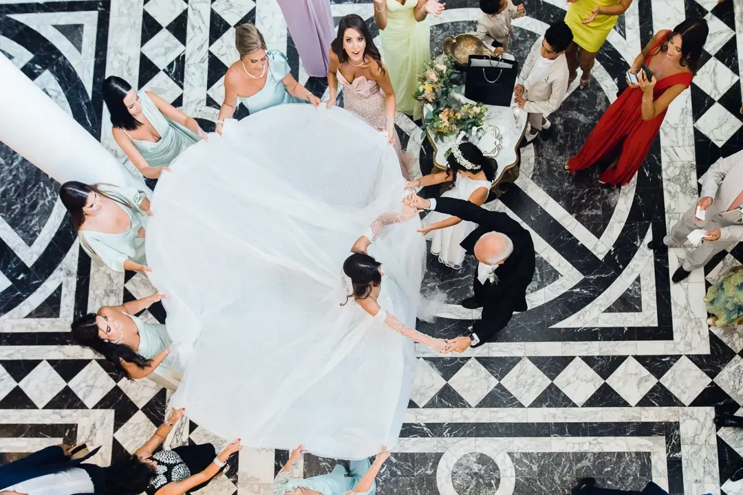 robe-mariee-vue-dessus-editorial-chateau-robernier