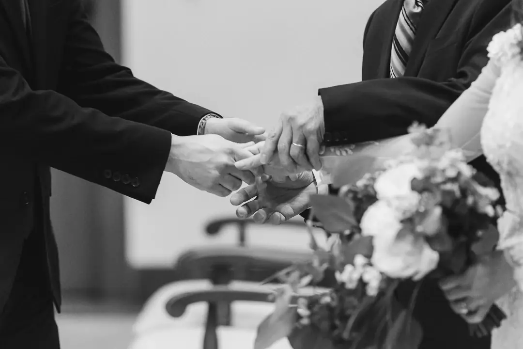 Wedding photographer - Union mains cérémonie religieuse