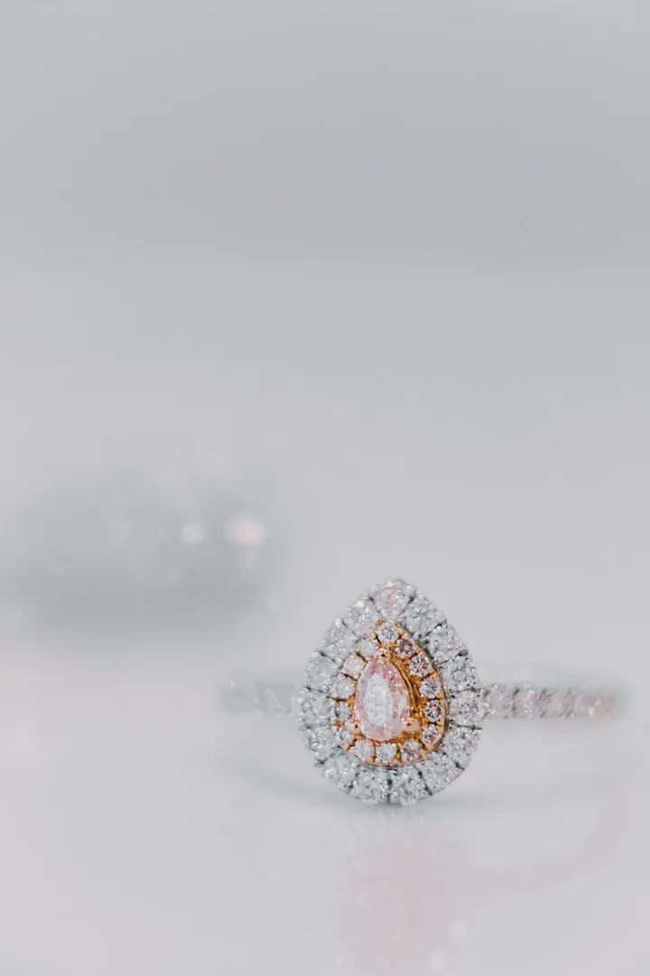 Détail bague fiançailles diamant - Mariage luxe Texas, destination wedding photographer