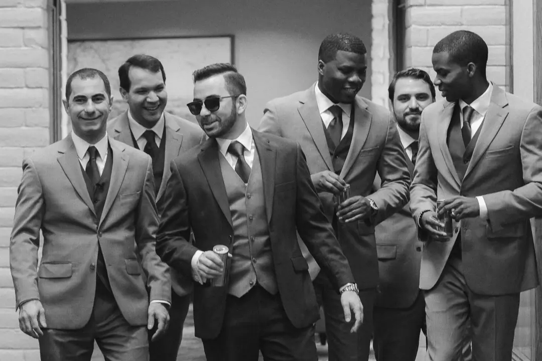 Reportage mariage - Marche garçons honneur costumes Dallas