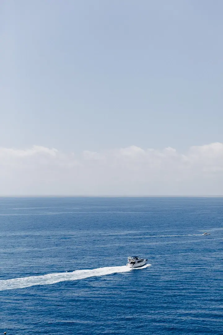 Cathédrale Monaco - Paysage mer Méditerranée minimaliste