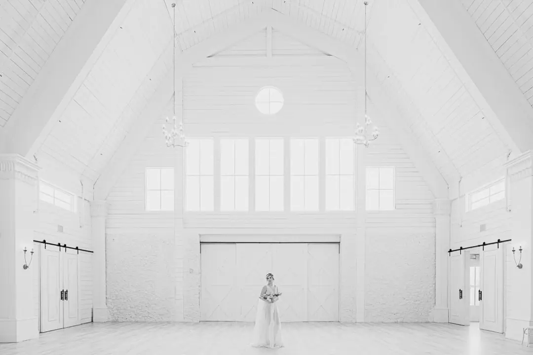 Salle mariage lumineuse The Nest Ruth Farms - Photographe destination wedding Texas